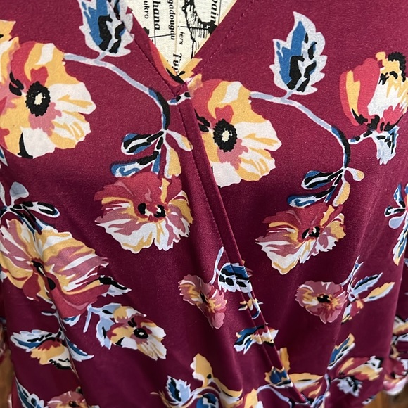 Floral blouse - Picture 2 of 3